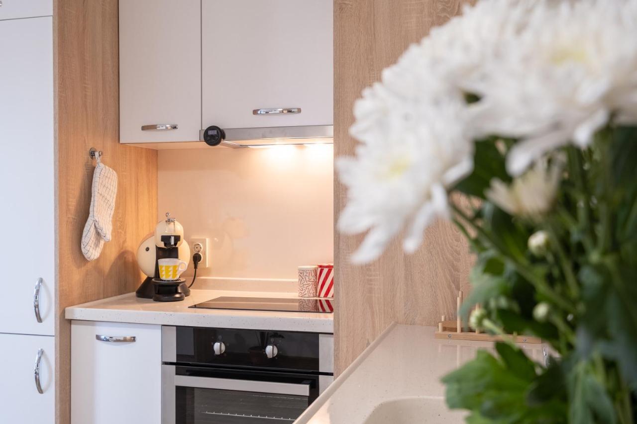 Chic 1Br Flat - Technical University & Hospital Sofia Eksteriør bilde